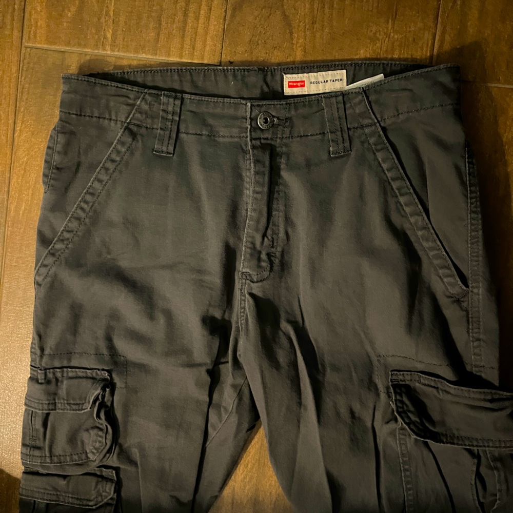 30x30 regular taper grey cargo pants.